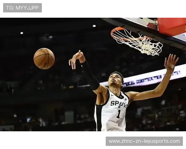 文班亚马盖帽再现,马刺防守立标杆